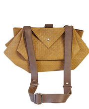 Load image into Gallery viewer, Sac Berlingo cannage moutarde