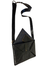 Load image into Gallery viewer, Sac Post cuir vannerie noir