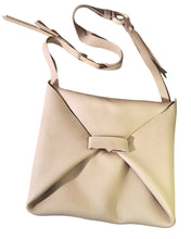 Load image into Gallery viewer, Sac_Post_Blanc_Os_Cuir_ Grainé