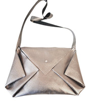 Load image into Gallery viewer, Sac_Origami_Mail_City_Metallise_ajoure