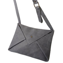 Charger l'image dans la galerie, Sac Post Cuir Vintage Gris-Nada Bags Paris