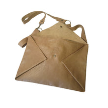 Load image into Gallery viewer, Sac Post Cuir Wild Soft Camel-Nada Bags Paris