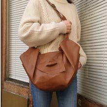 Load image into Gallery viewer, Sac Tulip Cuir Wild Soft Moka-Nada Bags Paris