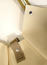 Load image into Gallery viewer, sac_tulip_golf