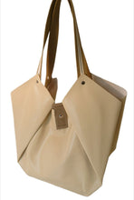 Load image into Gallery viewer, sac_tulip_golf